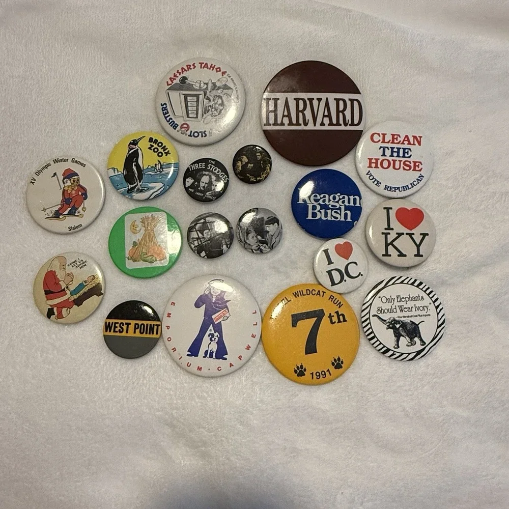 Vintage Pinback Button Lot 17 Reagan Bush Harvard Three Stooges Munsters More